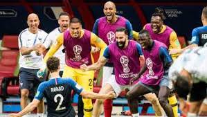 13 kanté 6 pogba 1 lloris 2 pavard 21 hernández 7 griezmann 4 varane 19 benzema 3 kimpembe 10 mbappé 14 rabiot 2 tooor! Pavard Alias Jeff Tuche Als Grosser Gewinner Bei Frankreich Fussball