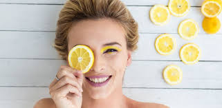 Dopo lo shampoo, sciacquare i capelli con questa soluzione. Come Usare Il Limone Su Pelle E Capelli Diredonna