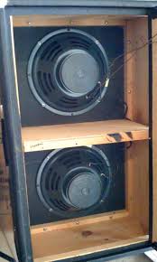 Here S The Inside Of An Old 2x12 Fender Bandmaster Cabinet That I Have Still The Original Utah Speakers Too Clean As A Whistle Caixa De Som Caixas Acusticas