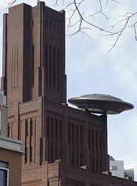 The building is of an imposing size, but with a refinement in the details and finishing touches. File Ufo Op De Inktpot Jpg Wikipedia