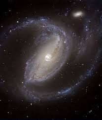 Esta imagen del hubble muestra a ngc 2608, una galaxia espiral barrada ubicada a 64 millones de años luz de distancia en la constelación de cáncer. Atlas Of Peculiar Galaxies Wikiwand