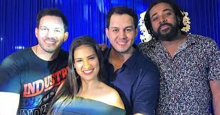 Estão abertas as inscrições para a nova turma desse curso que tem transformado a vida de centenas de pessoas. Clovis Pinho E Simone Da Dupla Com Simaria Cantam Juntos Em Aniversario De Pastores Famosos