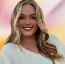 Lastnight, I watched my oldest daughter, Reagan, take a step that brought  tears to my eyes… and pride to my soul. This morning, she left out to pay  her very first deposit