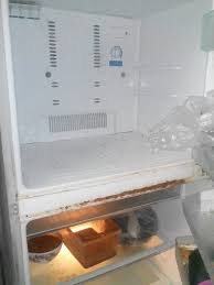 Jika peti sejuk anda tidak mempunyai fungsi pencairan automatik maka penumpukan ais yang berlebihan akan menyebabkan penggera dibunyikan. Masalah Peti Sejuk Tidak Beku Pakar Membaiki Peti Sejuk Freezer Chiller Dan Mesin Basuh Terus Ke Premis Anda