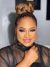 Nollywood actress Evan OKORO gave her odogwu husband ❤️ drink 🍻