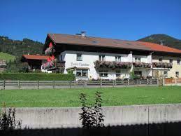The guest house has a garden with a terrace and bbq facilities and every room and apartment. Haus Christlum In Achenkirch Angebote Zimmer Verfugbarkeit