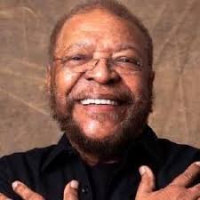 Artistas começados com a letra M