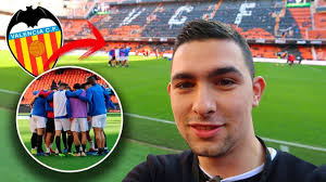 ME INVITAN al CÉSPED del VALENCIA CF