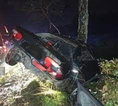 Pada zaman lampau, sultan memiliki kuasa mutlak dan dinasihati seorang bendahara. Terbunuh Kereta Langgar Pokok Kosmo Digital