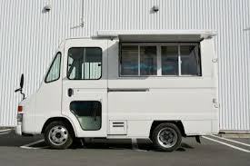 アーバンサポーター3号 キッチンカー 移動販売車 レンタルのロイヤルケータリング 移動販売車 フードトラックのデザイン 移動販売