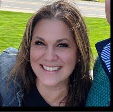 Lindsay Werner's Instagram, Twitter & Facebook