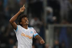 Si le suspense sportif du match paraît très incertain tellement le psg domine les débats depuis quelques saisons, ce choc ne manque pas de saveur pour autant. Ligue 1 L Om Frole L Exploit Face A L Ogre Parisien Dans Un Clasico Explosif
