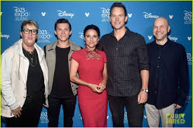 It somehow just keeps going, and pratt and holland continue to make it charming with a clear grasp on how their combined comedic timing is supposed to work. Tom Holland Chris Pratt Unveil A New Onward Sneak Peek At Disney S D23 Expo Photo 4339711 2019 D23 Expo Chris Pratt Julia Louis Dreyfus Tom Holland Pictures Just Jared