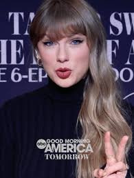 THE PEACE SIGN MAMA IM SCARED 😭