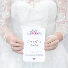 Die bedeutung der accessoires zum brautkleid wird erklärt. Die Beliebtesten Hochzeitsbrauche Und Ihre Bedeutung
