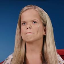 Ghanian actress Julie Ibrahim has aimed a subtle dig at her ex-boyfriend  Iceberg Slim after he took to Instagram to hit out