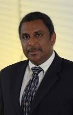 Senior staff exit airport : Cayman News Service Archive (2008-2014)