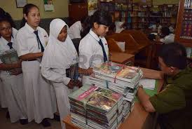 Pendidikan tidak melulu berpusat pada hal yang bersifat akademis atau di usia dini diberikan melalui permainan yang kreatif. Kurikulum Bukan Pemecah Masalah Pendidikan Indonesia Republika Online