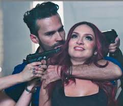 Everybody spontaneously loves her, from neighbors to unknown people. El Final Del Paraiso Tiene Otro Desenlace En Netflix Sin Senos Si Hay Paraiso Telemundo Estados Unidos Usa Eeuu Eu Fama Mag