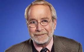 Hello! Do you have any promotional picture of Martin Mull with a weapon in  "Clue"... I couldn't found anyone in all this years. Could someone help me?