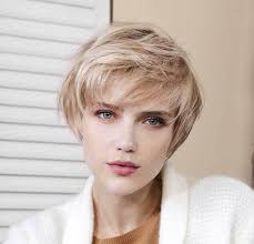 Lighter tones and highlights can reduce the look of fine hair. 2021 Best Short Haircuts For Fine Hair 14 Hairstyles Haircuts