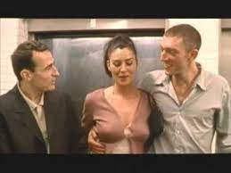 O yıllarda evli olan monica bellucci ile vincent cassel'in başrolünde yer aldığı film, tecavüz sahnesiyle uzun süre konuşulmuştu. Irreversible 2002 Official Trailer Youtube