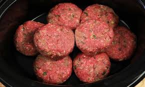 Quoi Un Hamburger Steak Dans Ma Mijoteuse Jamais Je N Aurais Pense Le Cuisiner De Cette Facon Slow Cooker Salisbury Steak Recipes Salisbury Steak