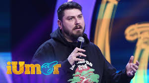 Iumor este o emisiune de televiziune care este difuzată de postul antena 1 și a debutat în aprilie 2016. Micutzu Invitat Special La Iumor Primii Doi Oameni Din Stat Au Nevoie De Cineva SÄƒ Le Sufle Youtube