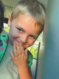 Not too old (or cool) yet to stop blowing dad a kiss from the school bus ❤️