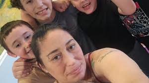 Fundraiser by Megan Simao : Megan's Struggle: Cancer, Kids, and School