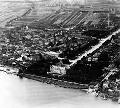 Zusätzlich zu den schauspielvorstellungen gibt es hier auch konzerte, tagungen. Wir Uber Uns My O Nas About Us