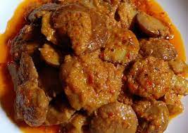 Ciri khas lainnya adalah selalu menggunakan santan sebagai bahan pelengkapnya. Resep Rendang Jengkol Bumbu Instan Enak