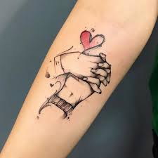 Tattoo By Caiocoelhotattoo Los Tatuajes De Manos Unidas Son Un Diseno Muy Bonito Tatuajes En La Mano Tatuajes Romanticos Disenos De Tatuaje Para Parejas