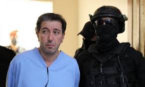قضت محكمة أمن الدولة في الأردن اليوم الاثنين بسجن باسم عوض الله رئيس الديوان الملكي السابق والشريف حسن بن زيد أحد أفراد العائلة الحاكمة غير البارزين 15 عاما بتهم السعي. Dm93oebm1hzutm