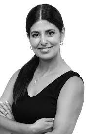 Jessica Perera's Instagram, Twitter & Facebook