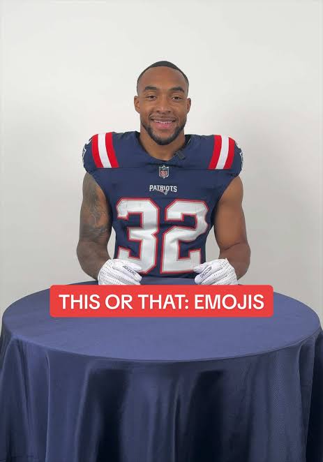 please stop sending treveyon henderson the thumbs up emoji ‼️ #nfl  #patriots #treveyonhenderson #emoji #thisorthat