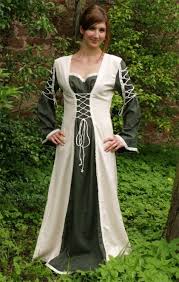 Robe Medievale Martha Vert Olive La Boutique Medievale Robe Medievale Idees Vestimentaires Idees De Mode