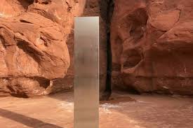 Транскрипция и произношение слова are в британском и американском вариантах. The Monoliths In Utah California And Romania Explained Vox