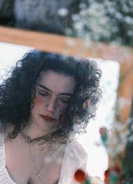 Elisa Davidson's Instagram, Twitter & Facebook