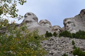 Mount rushmore national memorial is centered on a colossal sculpture carved into the granite face of mount rushmore (lakota tȟuŋkášila šákpe, or six grandfathers) in the black hills in keystone, south dakota.sculptor gutzon borglum created the sculpture's design and oversaw the project's execution from 1927 to 1941 with the help of his son, lincoln borglum. Winter Hours Of Operation At Mount Rushmore Mount Rushmore National Memorial U S National Park Service