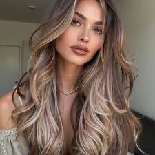 Alida Hernandez's Instagram, Twitter & Facebook