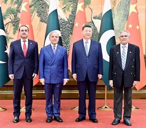 China presents gifts to PM Shehbaz, Ishaq Dar during official visit