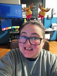 Can someone change the background of a photo to a Christmas wonderland?