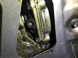 Most transmission fluids operate at a temperature of about 175 degrees to 200 degrees. Help Identify Oil Leak Near Drain Plug Bimmerfest Bmw Forums