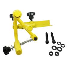 Some bows may not have large enough surfaces to level off of the riser so a longer level (36+) may be needed. Safari Choice Economy Bow Vise For Adjusting Compund Bow Walmart Com Walmart Com