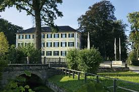 Die giechburg oder auch burg giech, thront weithin sichtbar über dem tal und bietet einen herrlichen fernblick in das regnitztal, bis nach bamberg und auf die nördliche fränkische schweiz. Hochzeit Auf Schloss Burgellern Hotel Schloss Burgellern Schesslitz Bewertungen Tripadvisor