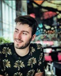 Galiba Pin Atmaya 1 Hafta Kadar Ara Vericem Ama Haftaya Enes Batur Ile Ilgili Tum Fotograflarala Geliyorummm Unluler Calisma Fenomenler