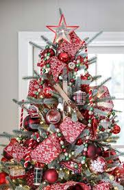 Check spelling or type a new query. 25 Best Christmas Tree Decorating Ideas To Try Out