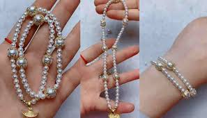 7.6m likes · 1,749 talking about this. Video Tutorials Archives A Fashion Blog