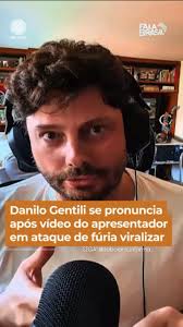 Danilo Gentili se pronunciou após vídeo do apresentador em ataque de fúria  viralizar. , O humorista foi flagrado jogando um cavalete e um cone de obra  com raiva na rua onde mora, no centro de São ...